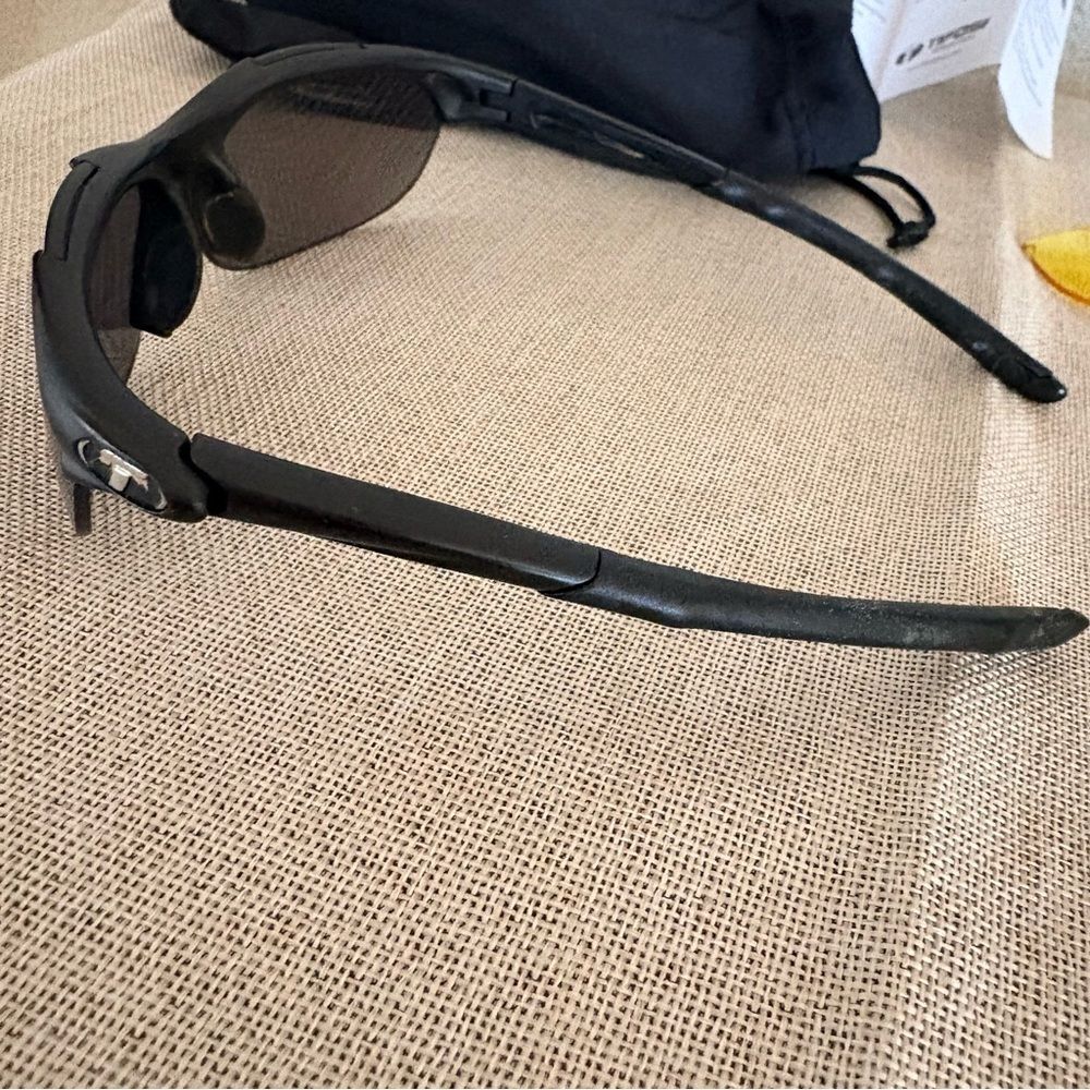 Tifosi Veloce Sport Sunglasses Interchangeable Lenses Cycling Running Case - Picture 9 of 16
